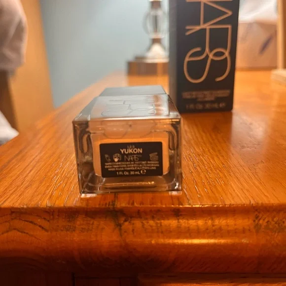 NARS Light Reflecting Foundation - Shade Yukon 2.5 - Picture 5 of 5
